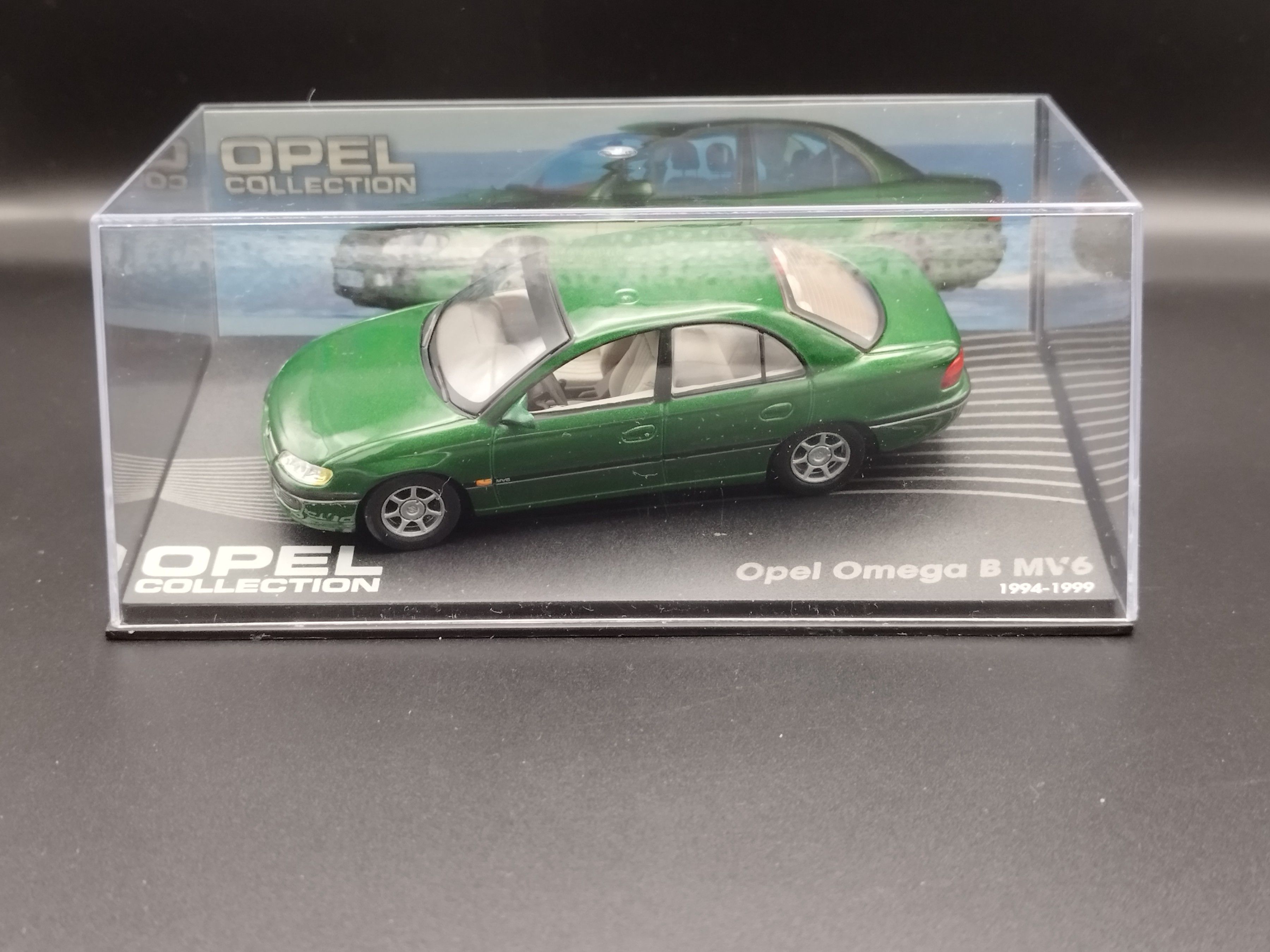 1:43 Opel Collection Omega B MV6 model używany