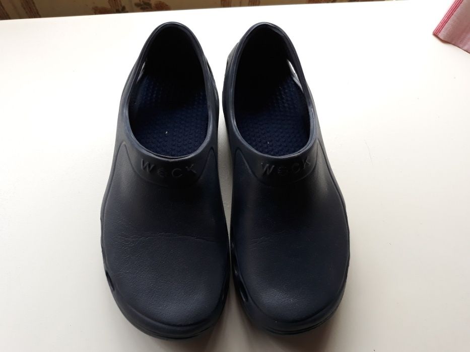 Venda de sapatos ortopédicos crocs