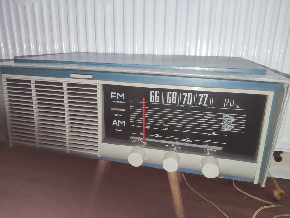 Duet 3231 stare z PRL-u zabytkowe radio z gramofonem
