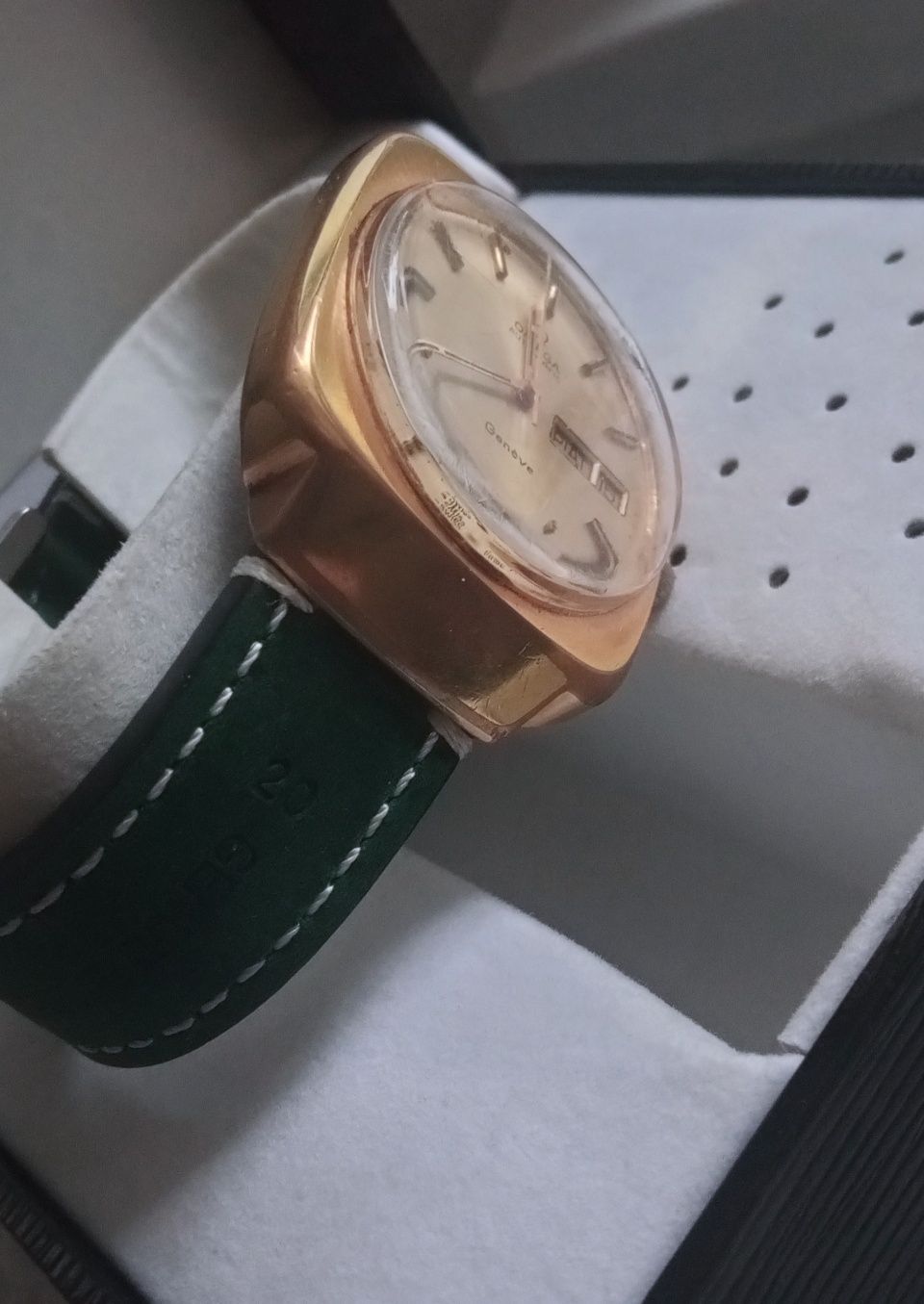 Omeg Genewa Automatic