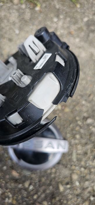 Ємблема Nissan Leaf 628906WK5B/5D Эмблема с подсветкой