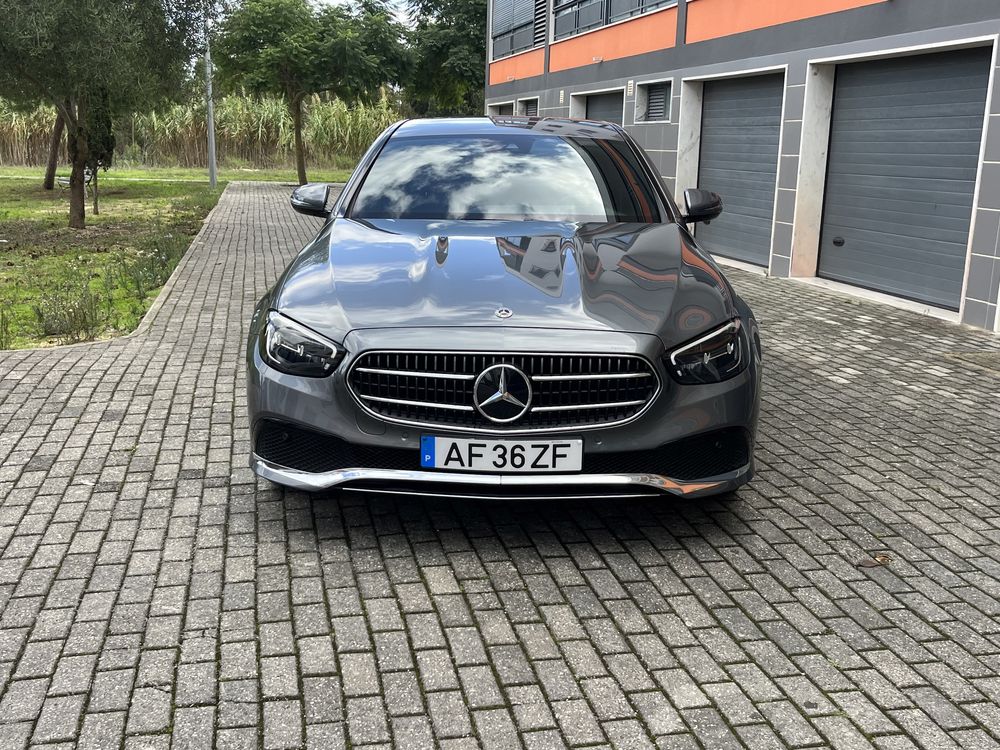 Mercedes-Benz E220d Advantgarde NACIONAL (Só 40.000 KM!)