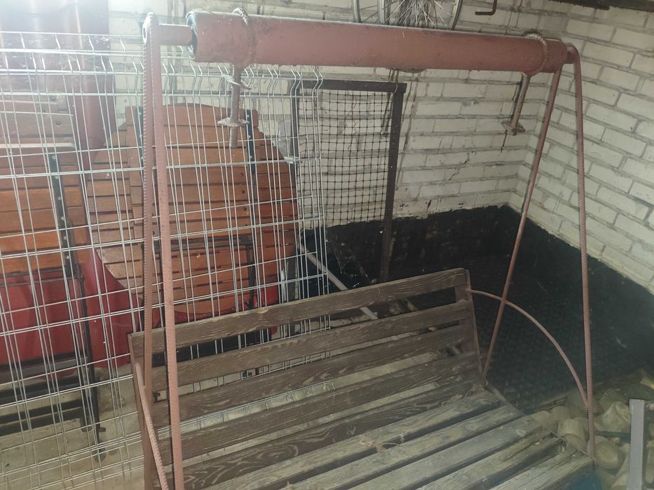 Huśtawka ogrodowa. Ławka z rolką do huśtawki