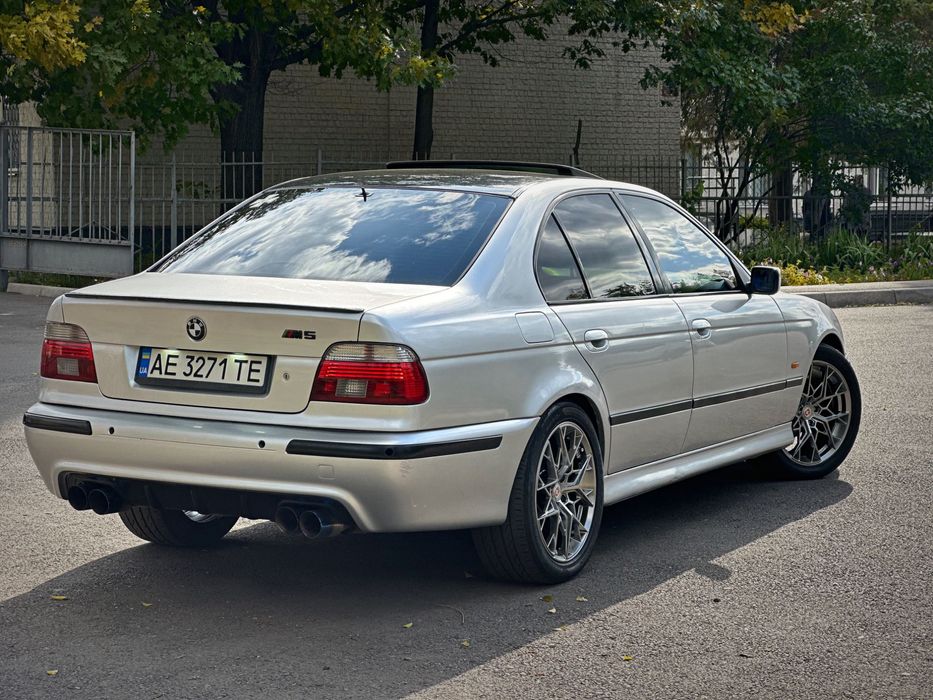 BMW E39 528i МКПП