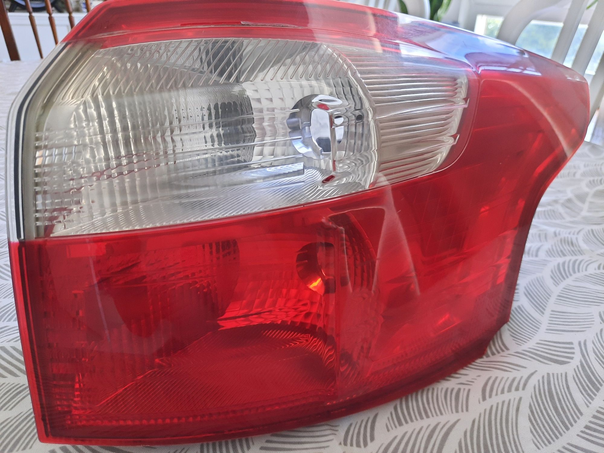 Farolim direito Ford Focus 2012 DYB sdaamc