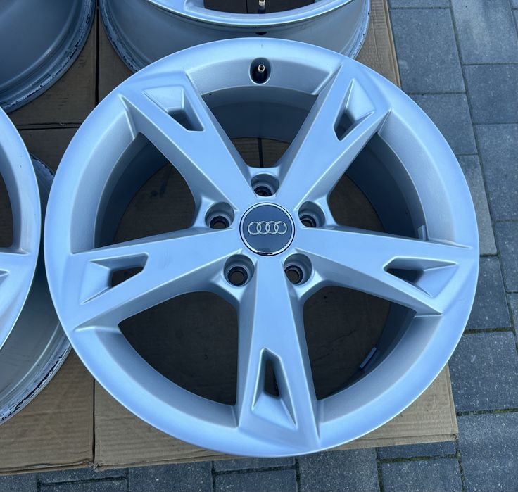 Oryginalne felgi Audi Q5 A3 A4 A5 A6 17" 5x112 8W0 ET38 s-line