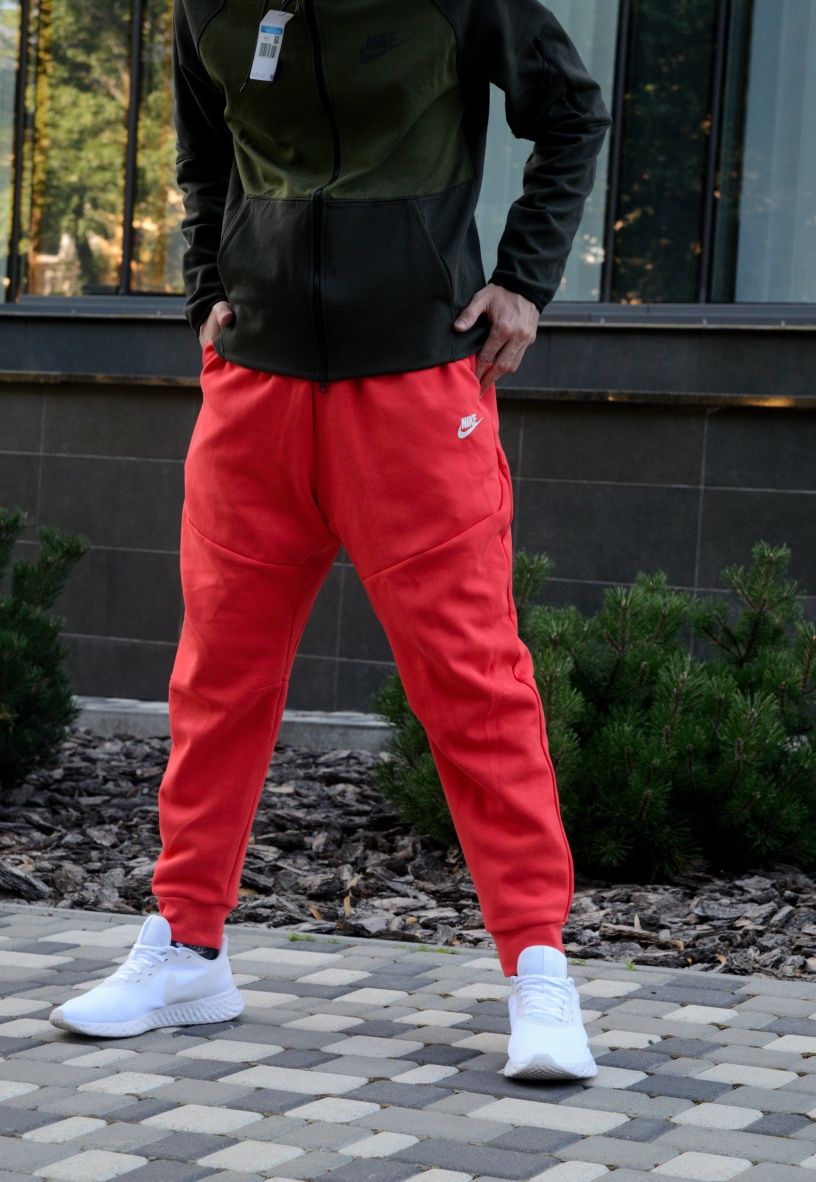 Чоловічі спортивні штани Nike Tech Fleece