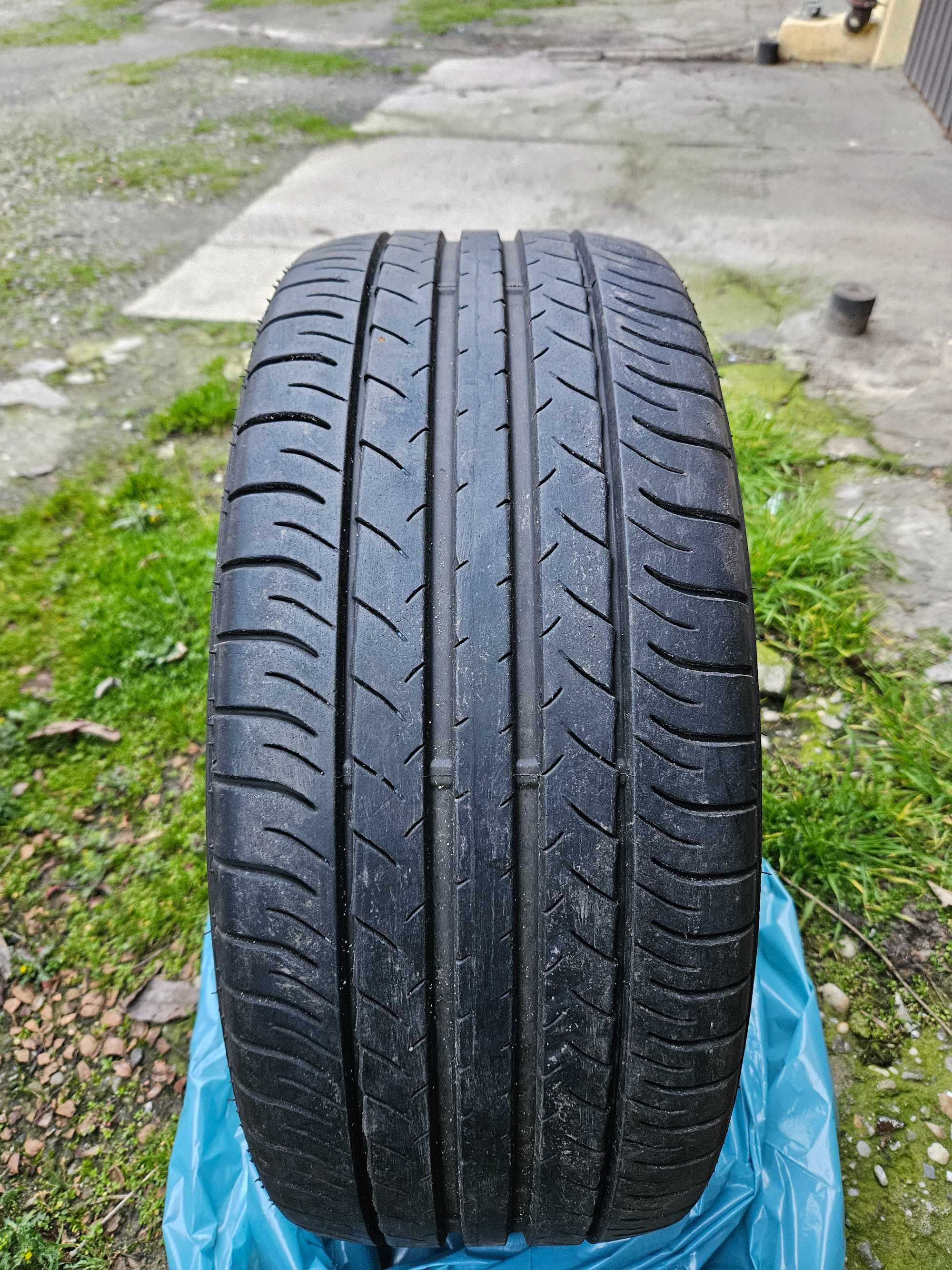 Opona 235/45/18 Dunlop letnia 1 sztuka