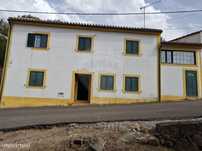 Moradia T4 para venda