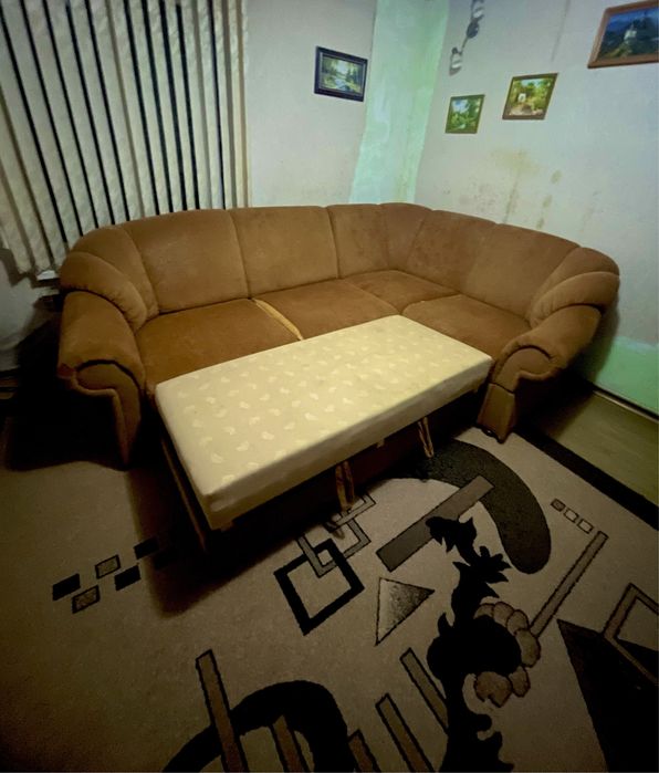 Продам уголок в коричневом цвете