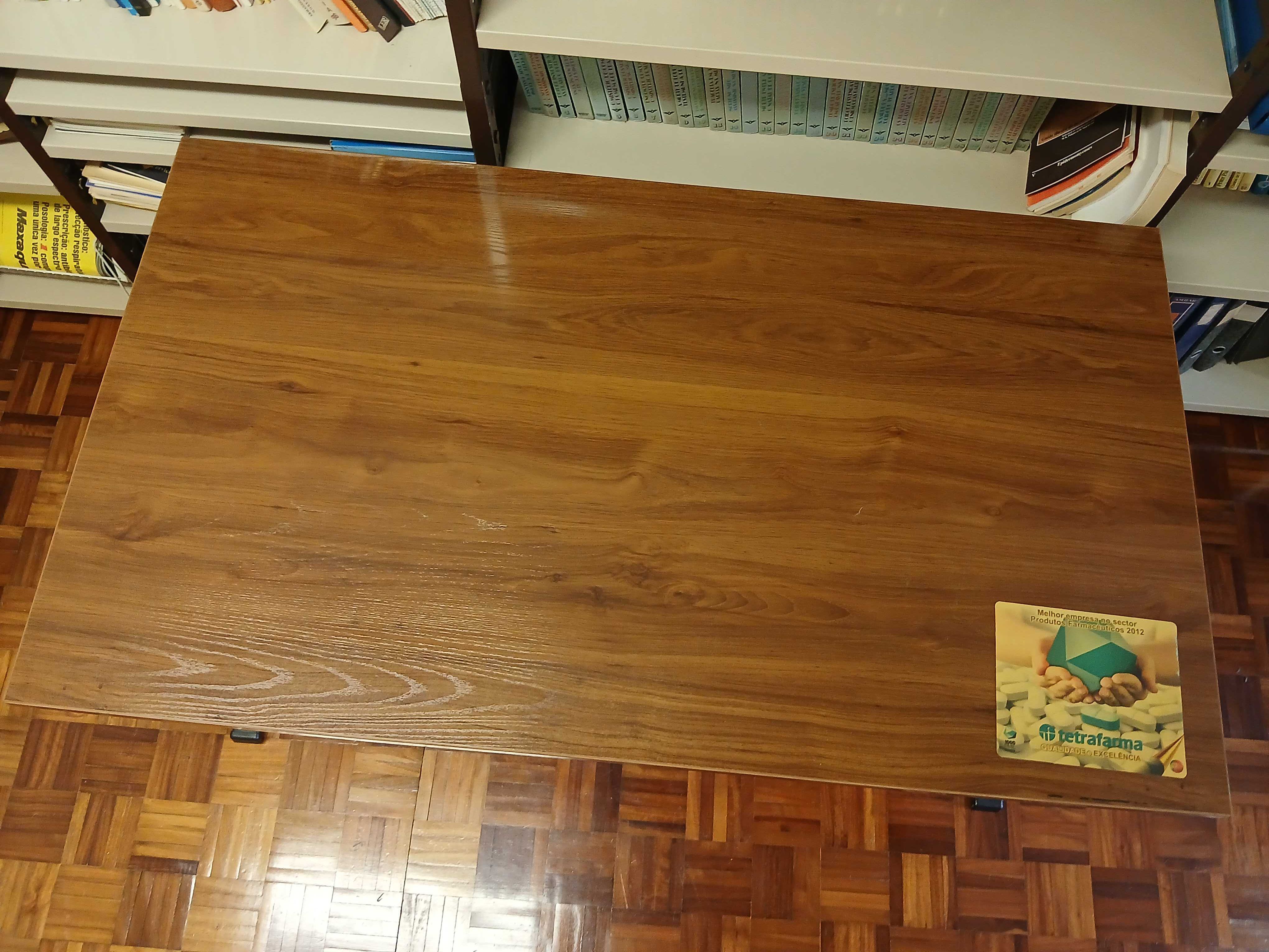 Secretaria de escritorio grande - Linhas simples - Solida