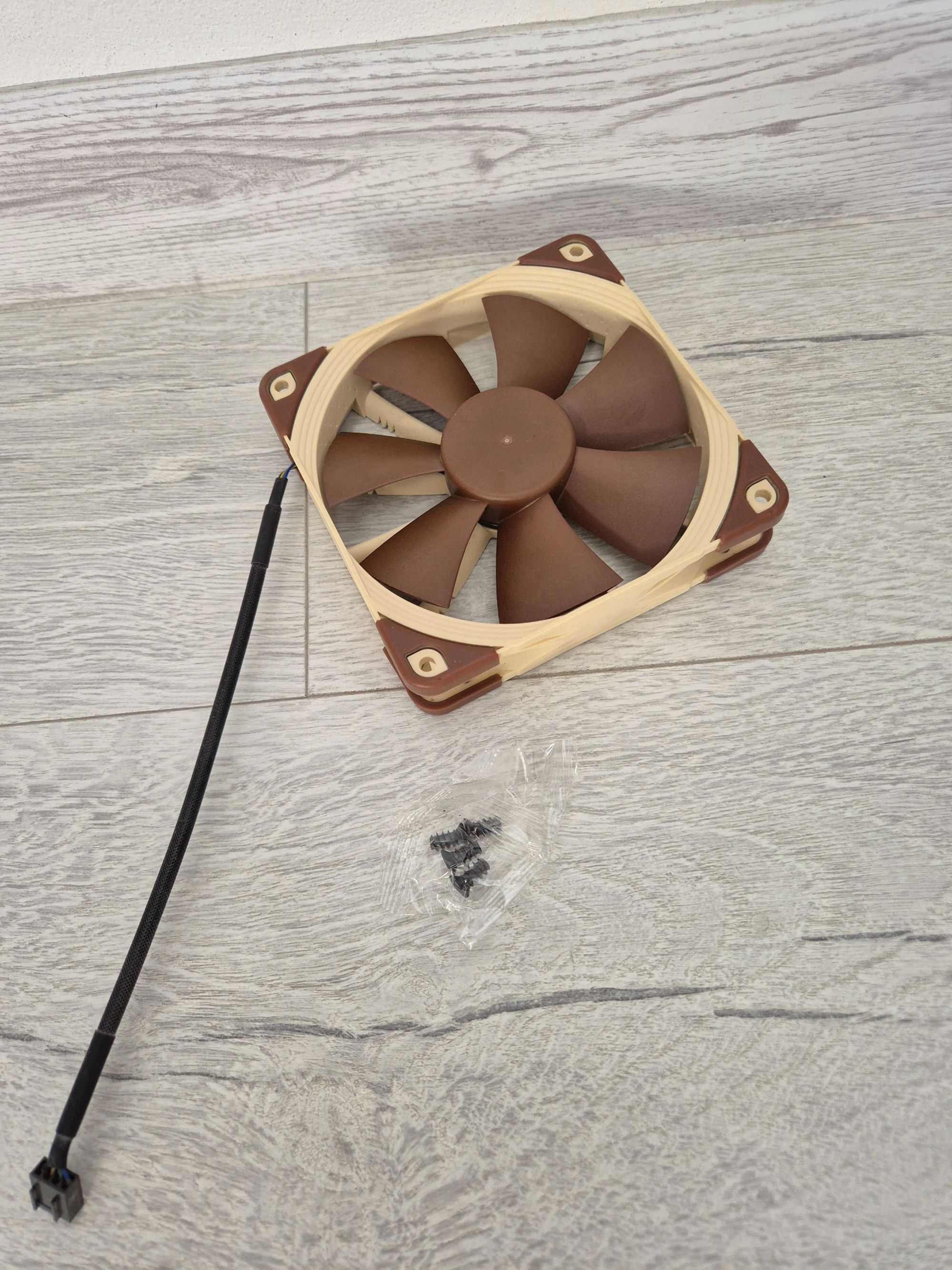Преміум 120мм вентилятор Noctua NF-F12 PWM 4pin. Trade-in