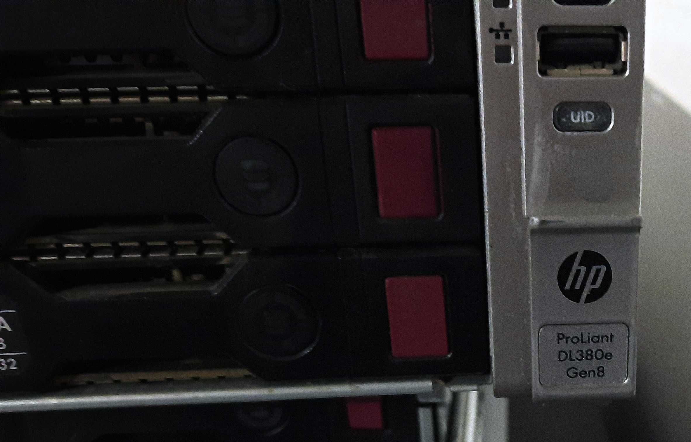 Cepвep HP ProLiant DLЗ80e Gen8