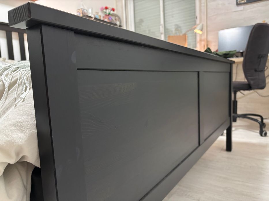 Estrutura de cama já com estrado de ripas