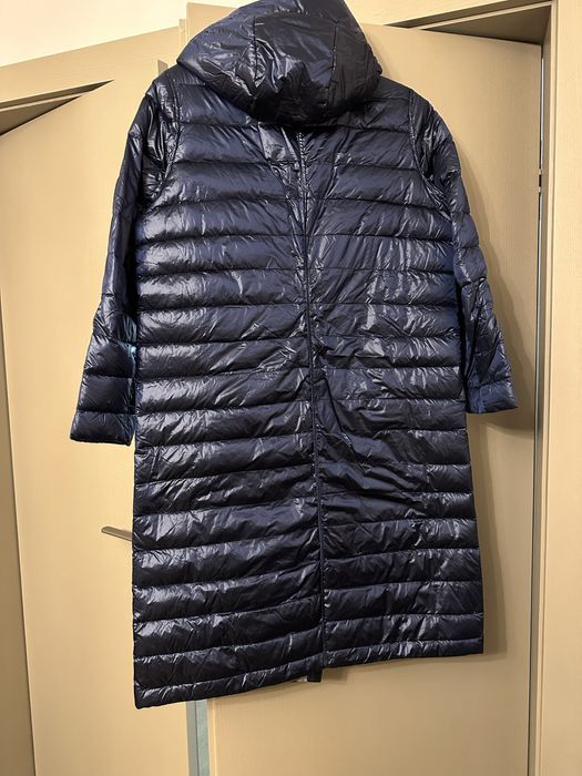 Плащ 100-граммовка в отличном состоянии с капюшоном,двойным язычком