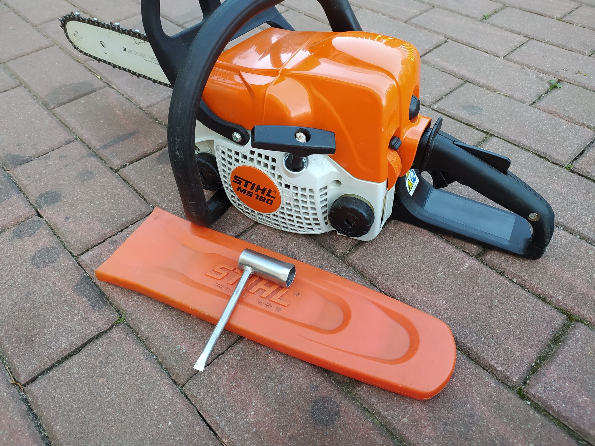 Piła spalinowa Stihl 180 z 2021 r