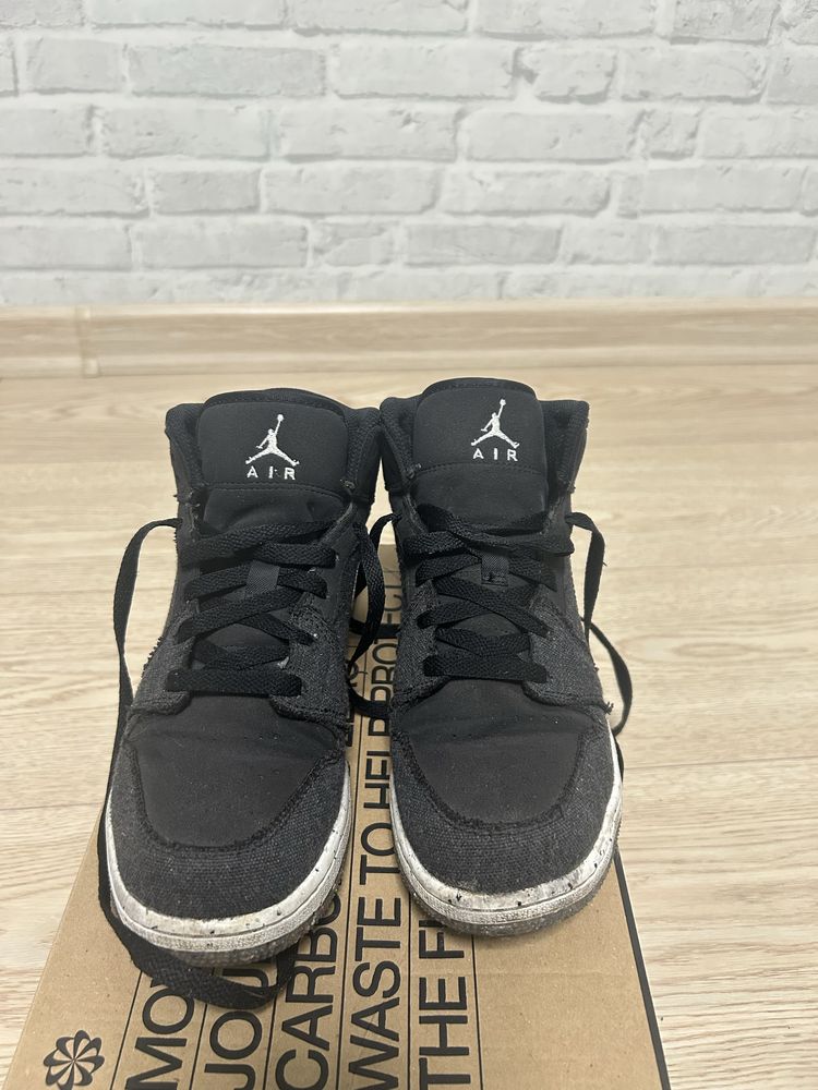 Air Jordan 1 Mid SE(GS), розмір 38,5