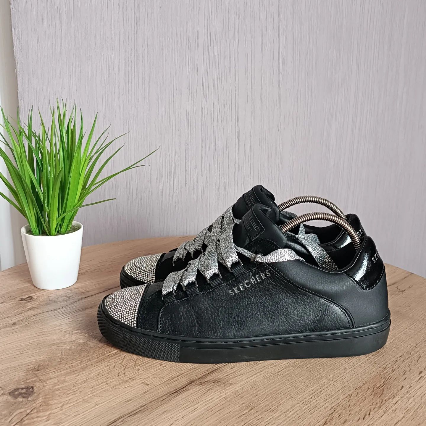 Черные кроссовки Skechers 39р, кожаные женские кросовки