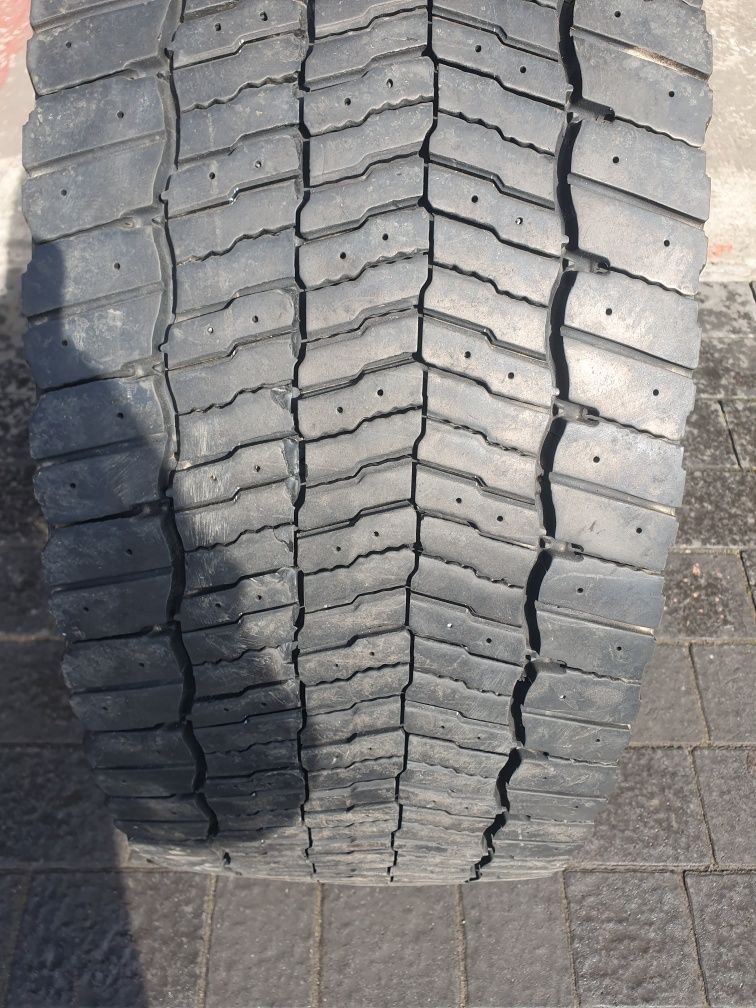 Opona 295/60 R22,5  Michelin  X Multi