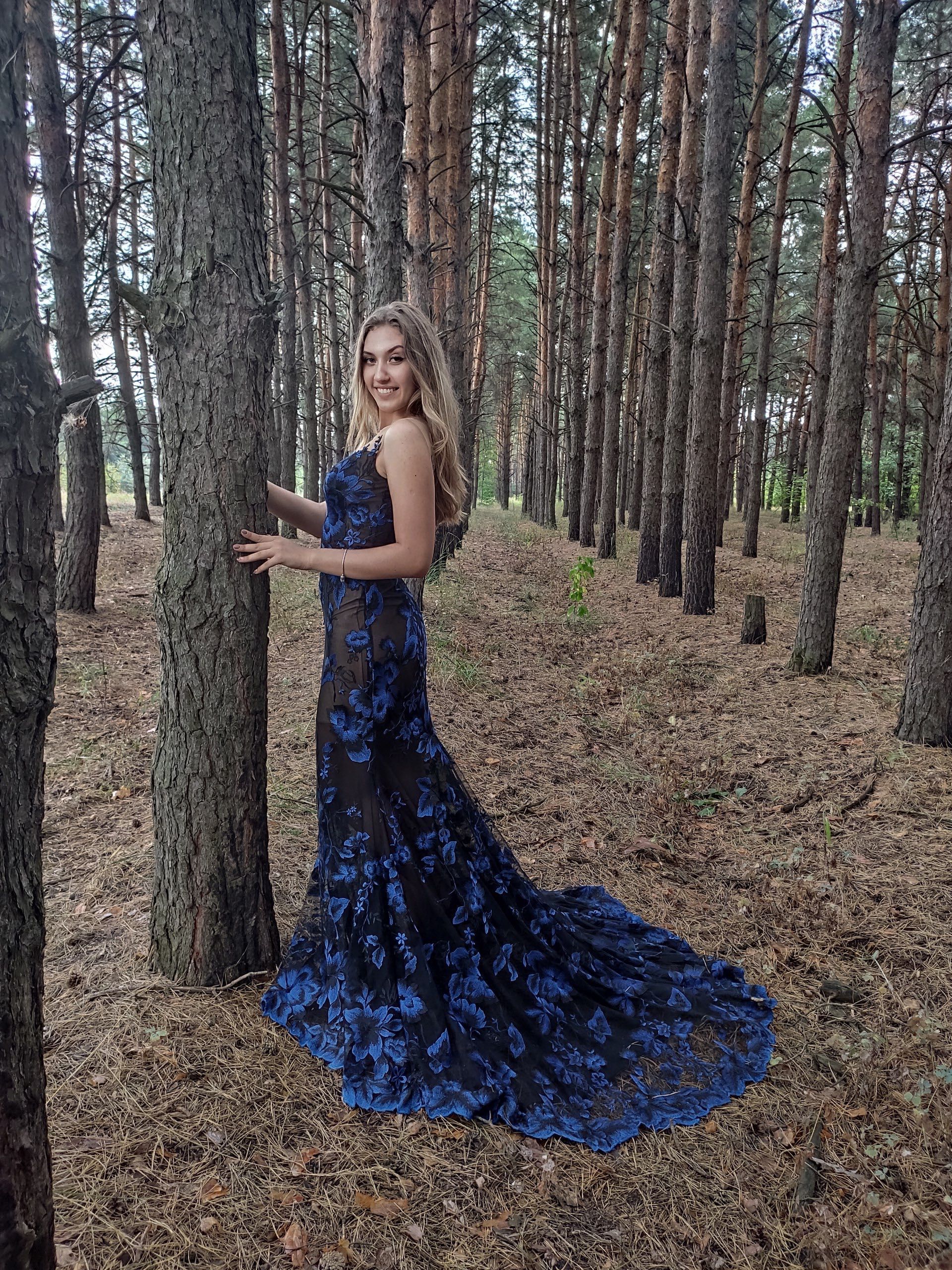 Випускна сукня для дівчини