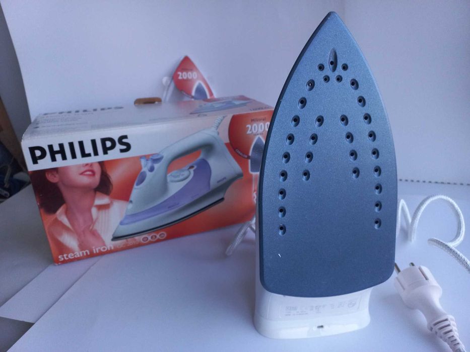 Праска Fhilips, 2000 Steam iron GC 2010, паровий удар: 100 г/хв, НОВА