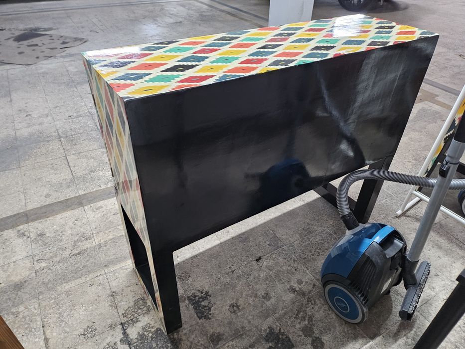 Cómoda Arlequim pintada à mão