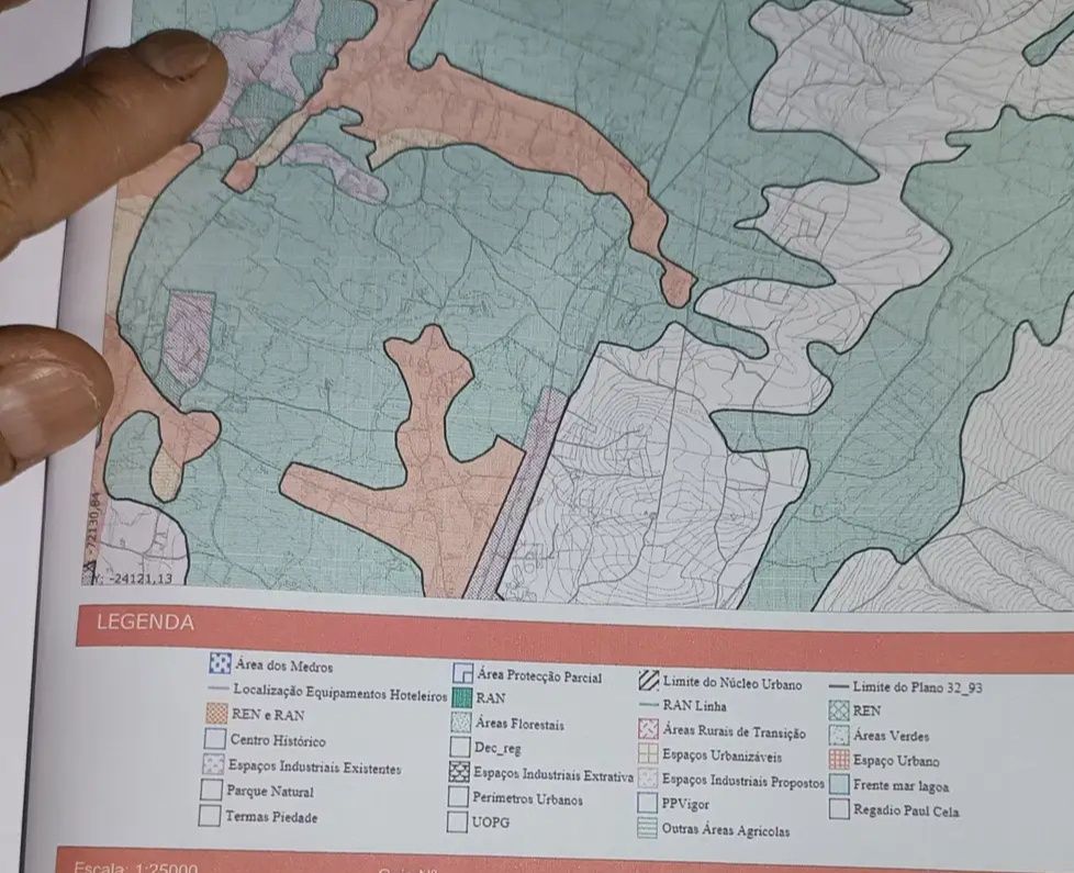 Terreno  urbano em Turquel