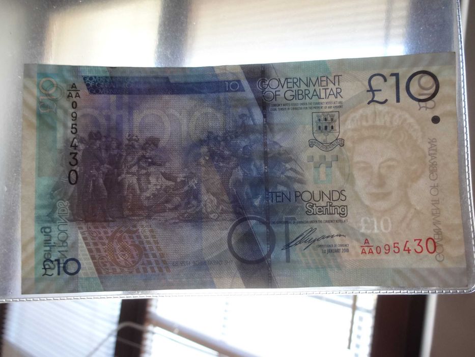 Banknot Gibraltar 10 pounds 2010 seria AAA bardzo dobry stan