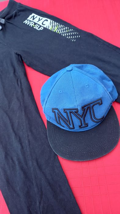 Komplet sportowy spodnie dresowe czapka letnia NYC