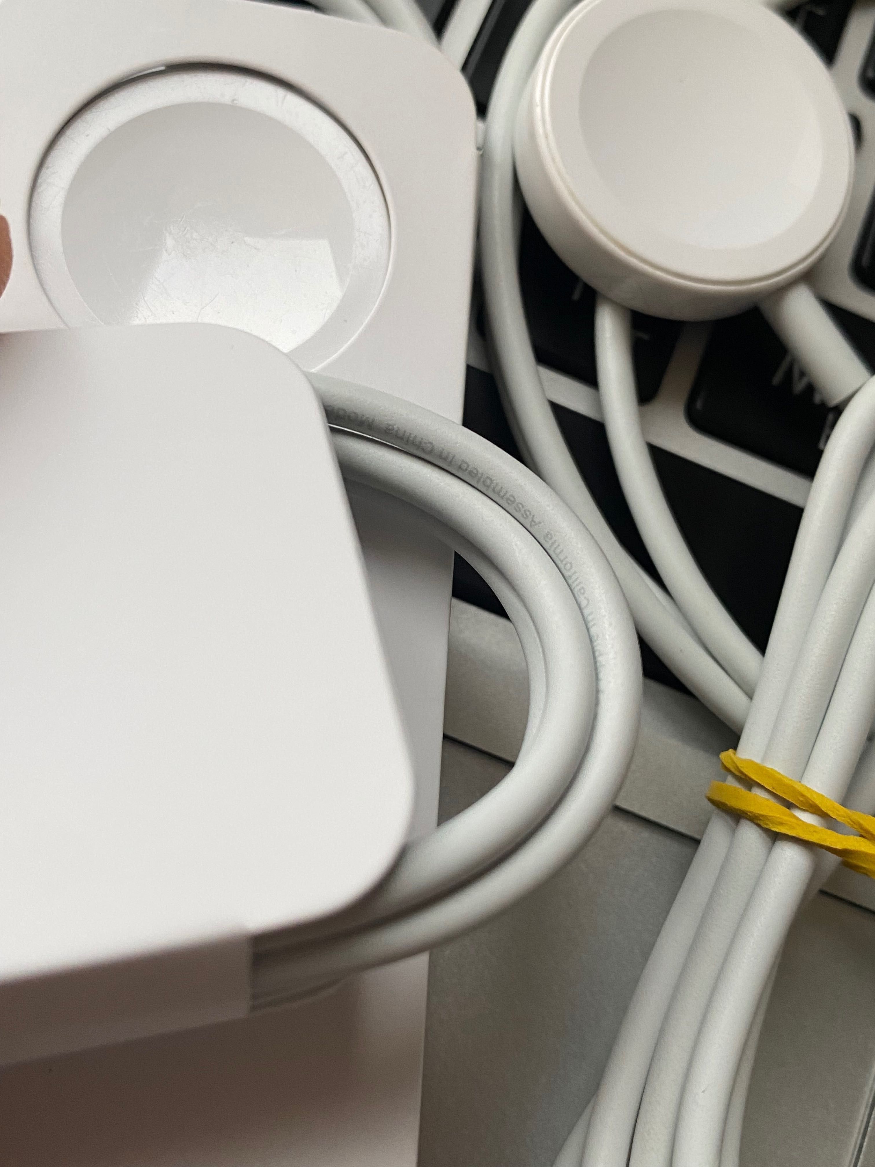 Оригінальні зарядні до годинника Apple Watch USB/USB-C