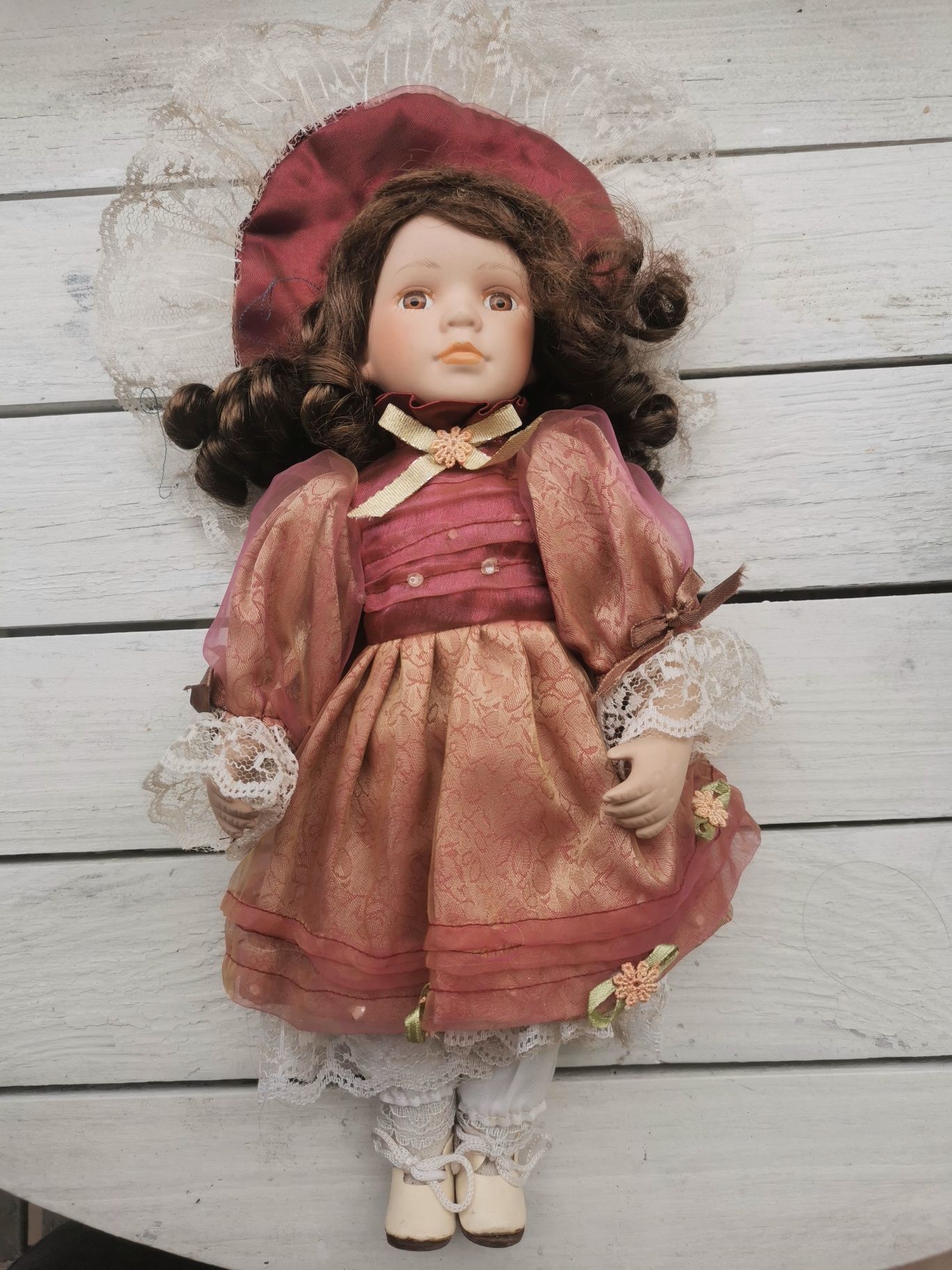 Boneca de porcelana vintage