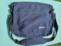 Torba na ranię Jansport. Uniseks. Bardzo dobry stan. Na laptopa