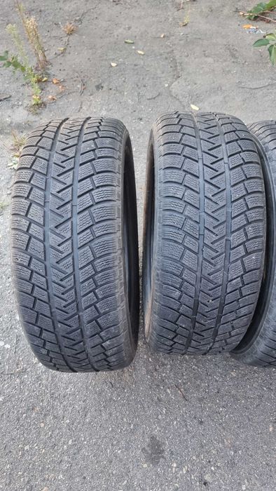 235.55 R19  Michelin Lalitude