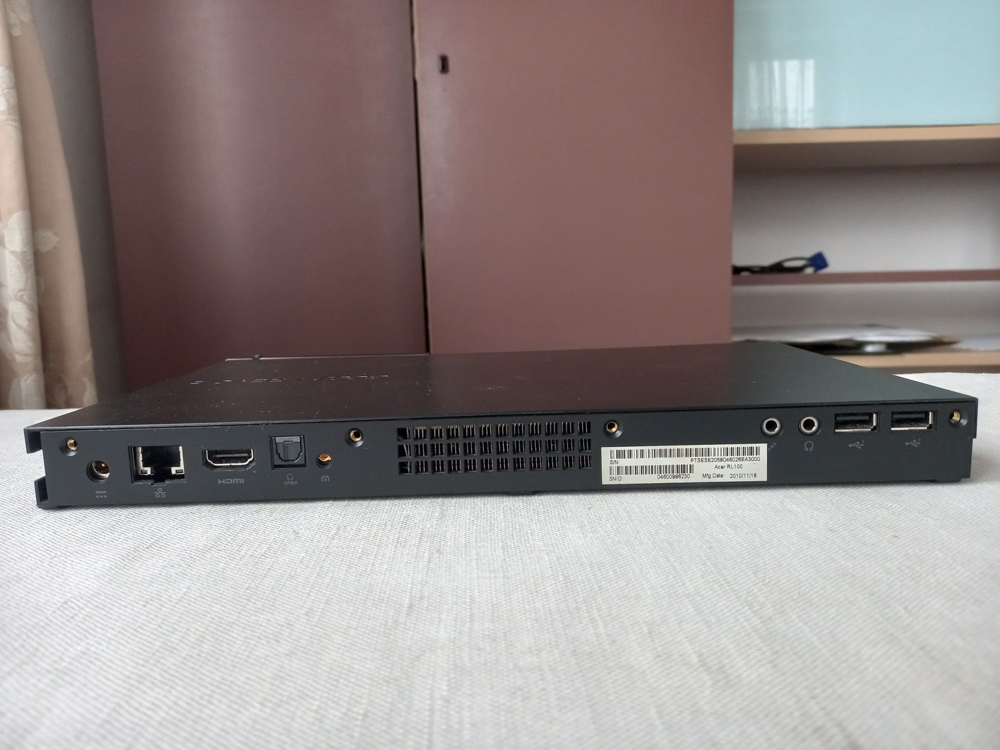 Mini komputer Acer Revo RL100