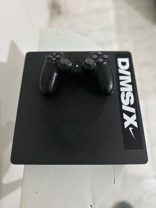 Playstation 4 - 130€