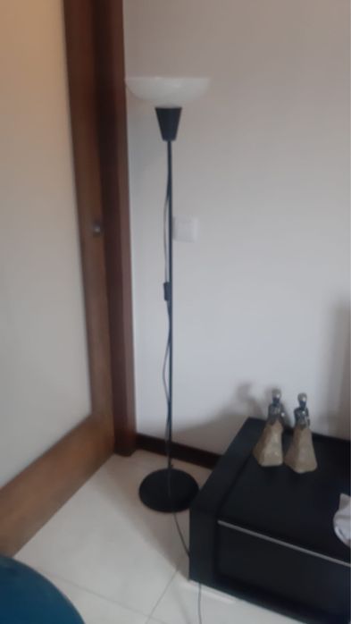 Candeeiro do ikea e 2 biblos