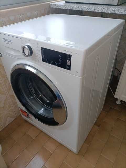 Máquina de Lavar Roupa HOTPOINT
