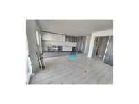 Apartamento T2 com Terraço e Parqueamento - Quinta da Fábrica **OFE...
