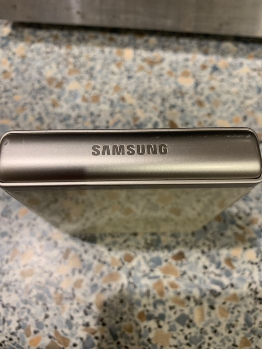 Телефон Samsung z flip 3