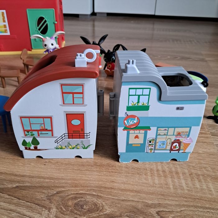 Zestaw domek bing sklep poli domek pando figurki