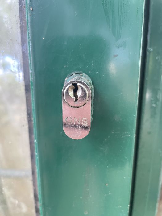 Porta aluminio lacado chave