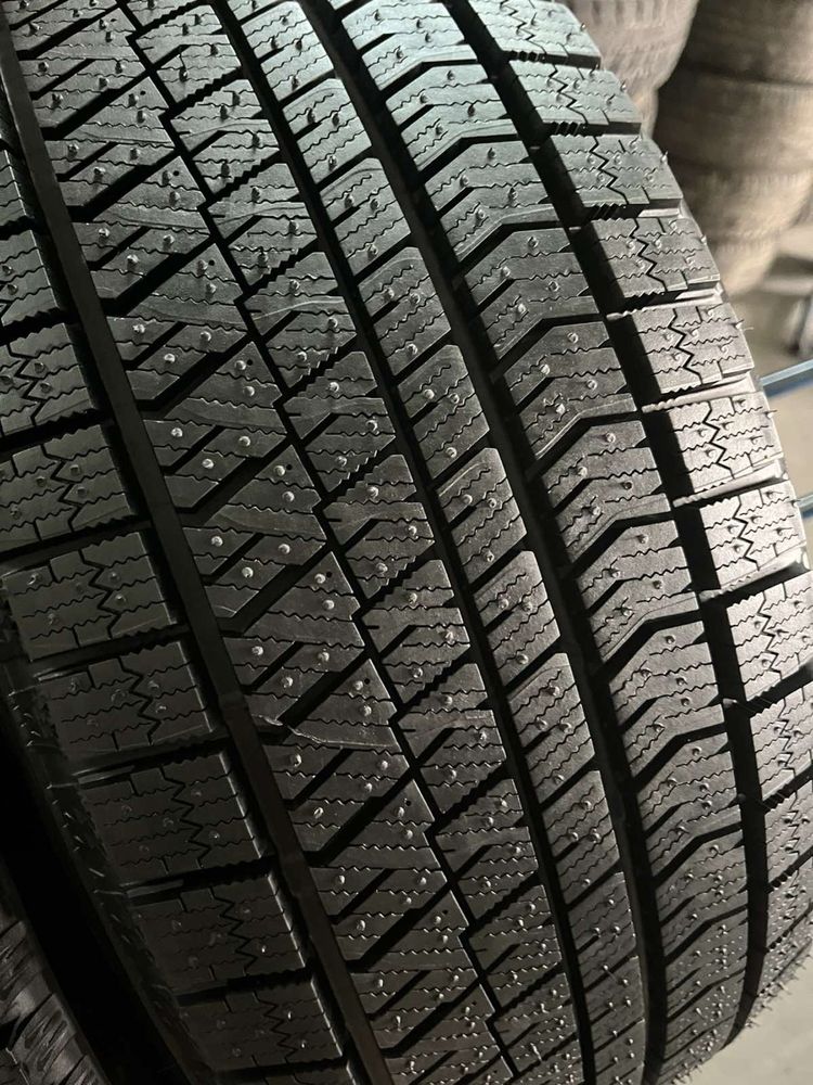 225/50/17 R17 Bridgestone Blizzak Ice 4шт нові зима