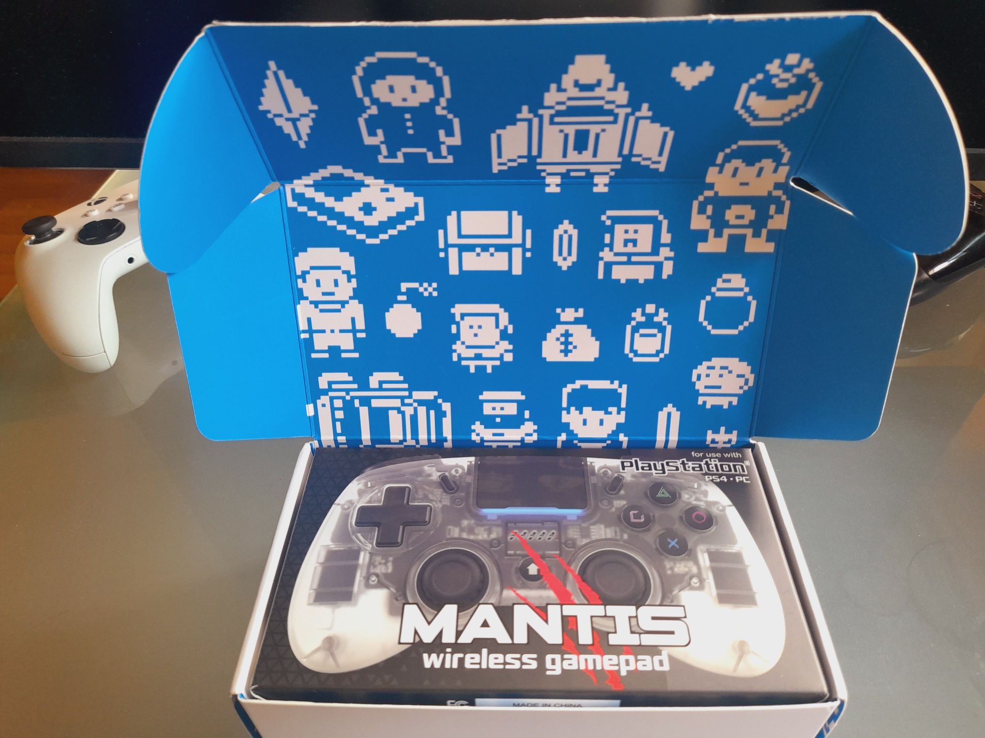 PS4 - Mantis (comando) da RetroFighters lacrado