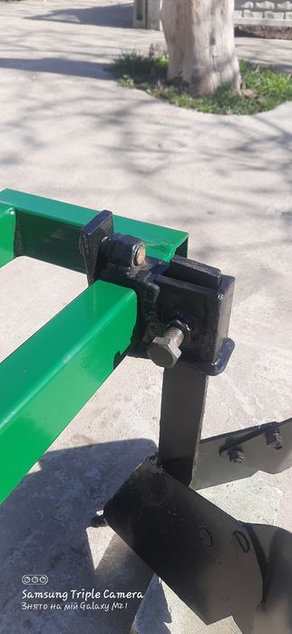 Окучник тракторний міжрядний культиватор