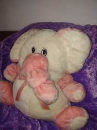 Elefante de peluche branco e rosa