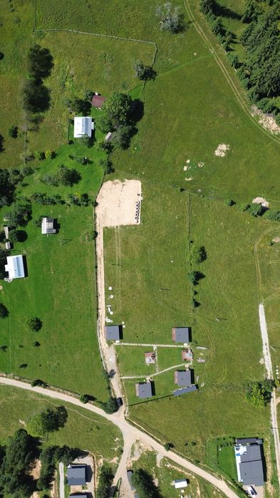 Земля з видом на 180, з водою і під будову