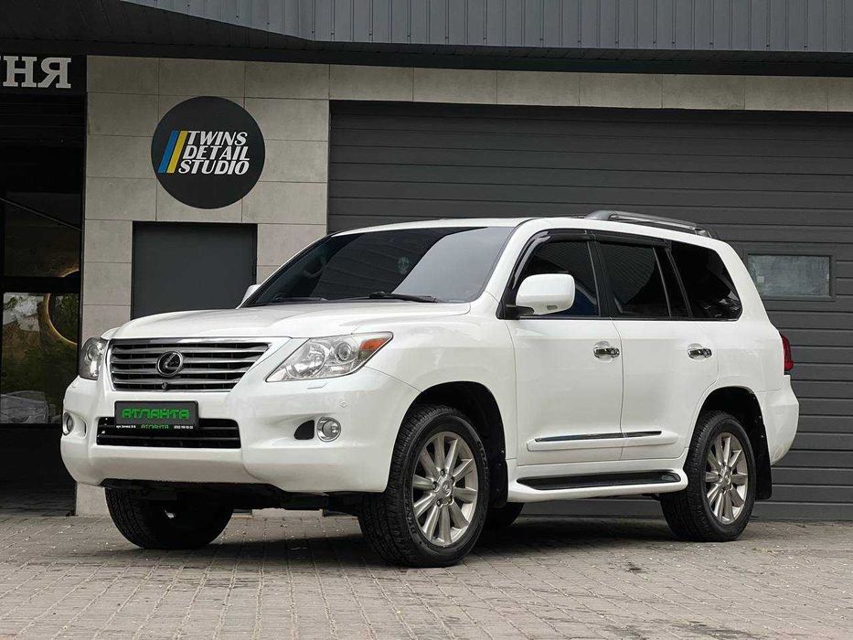 Lexus LX 570 AT 2011