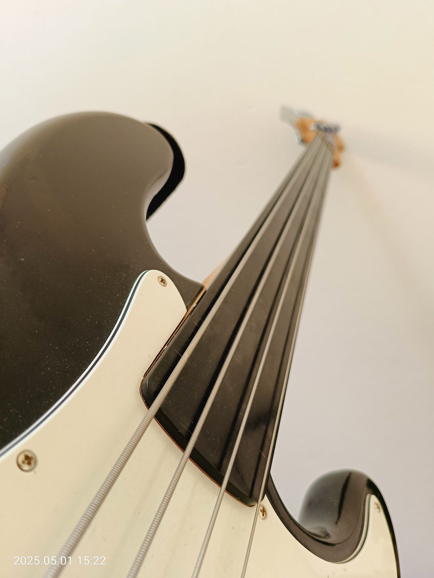 Gitara basowa Hohner Professional Precision Bass Fretless (bezprogowa)