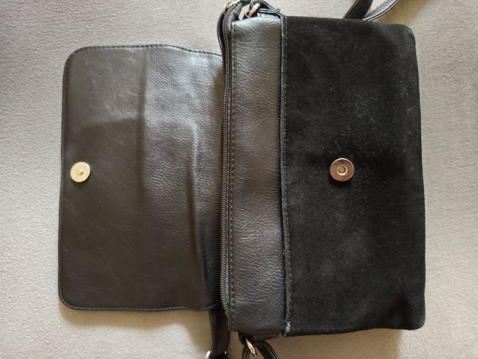 Продам сумку ,сумочку женскую чёрную