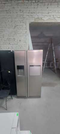 Холодильник Side by side Samsung